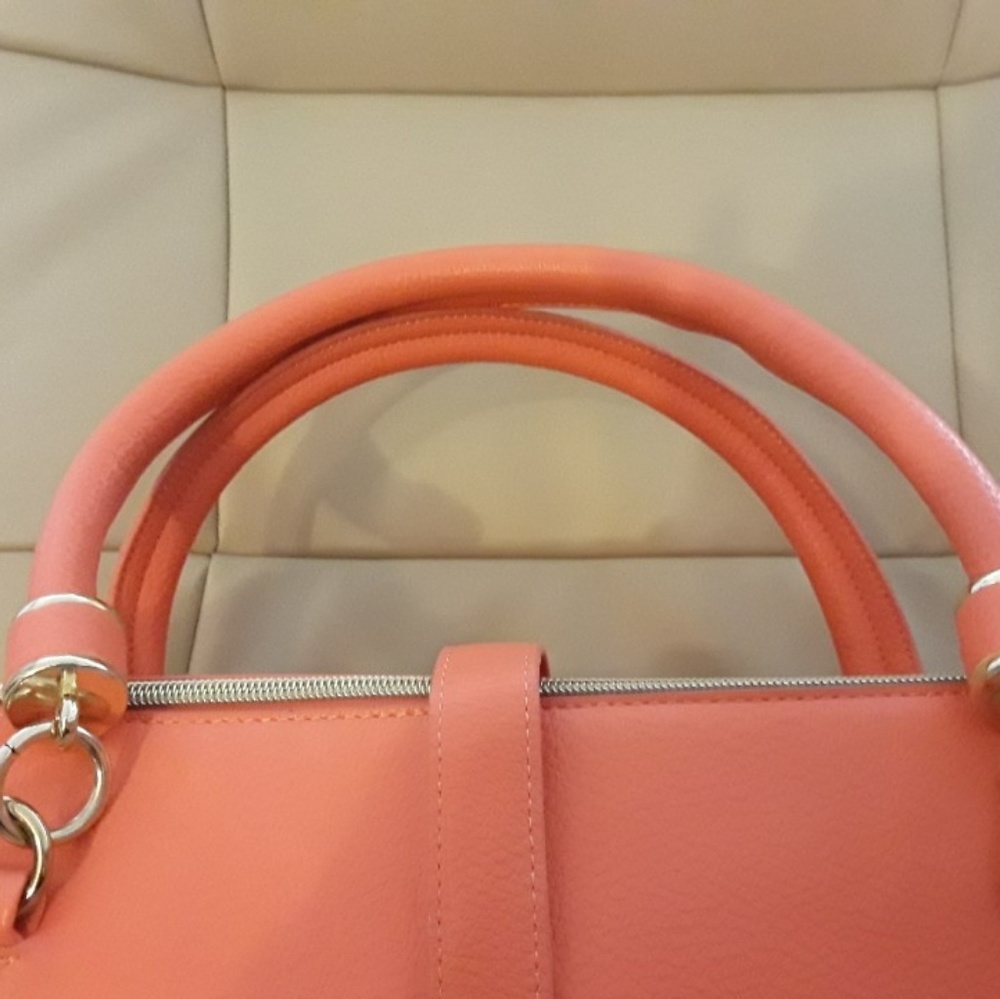 New without a tag. Beautiful coral bag! - Picture 3 of 3